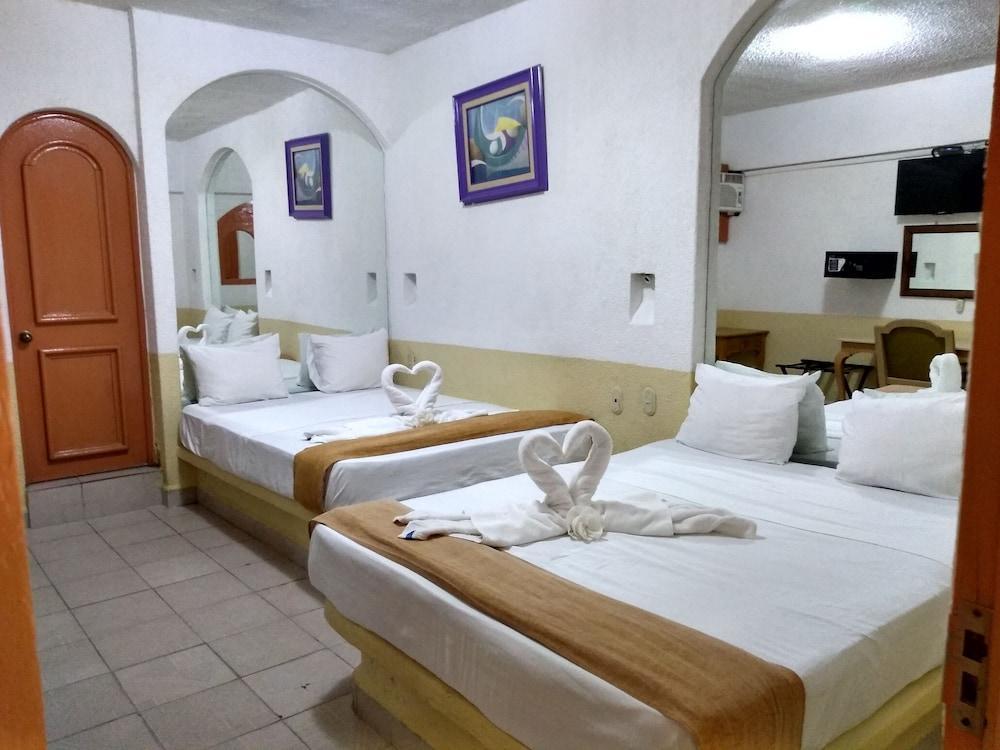 Hotel D'cesar Acapulco