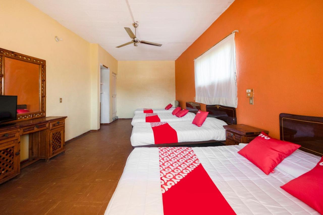 Oyo Camelinas Hotel 2*