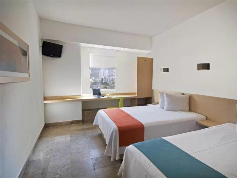 One Costera 3* Acapulco