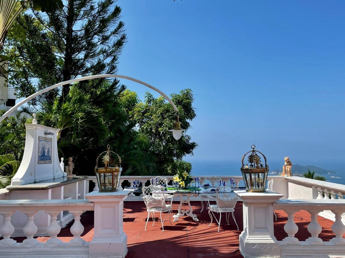 Villa Jade Luxury Full Service Staff Acapulco