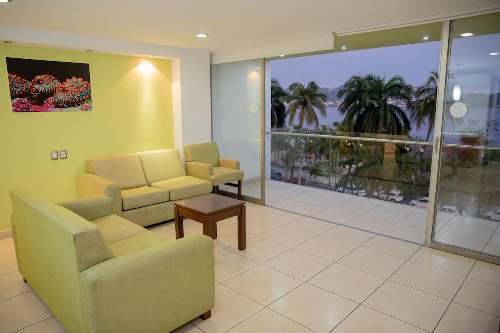Ramada By Wyndham Hotel&suites
