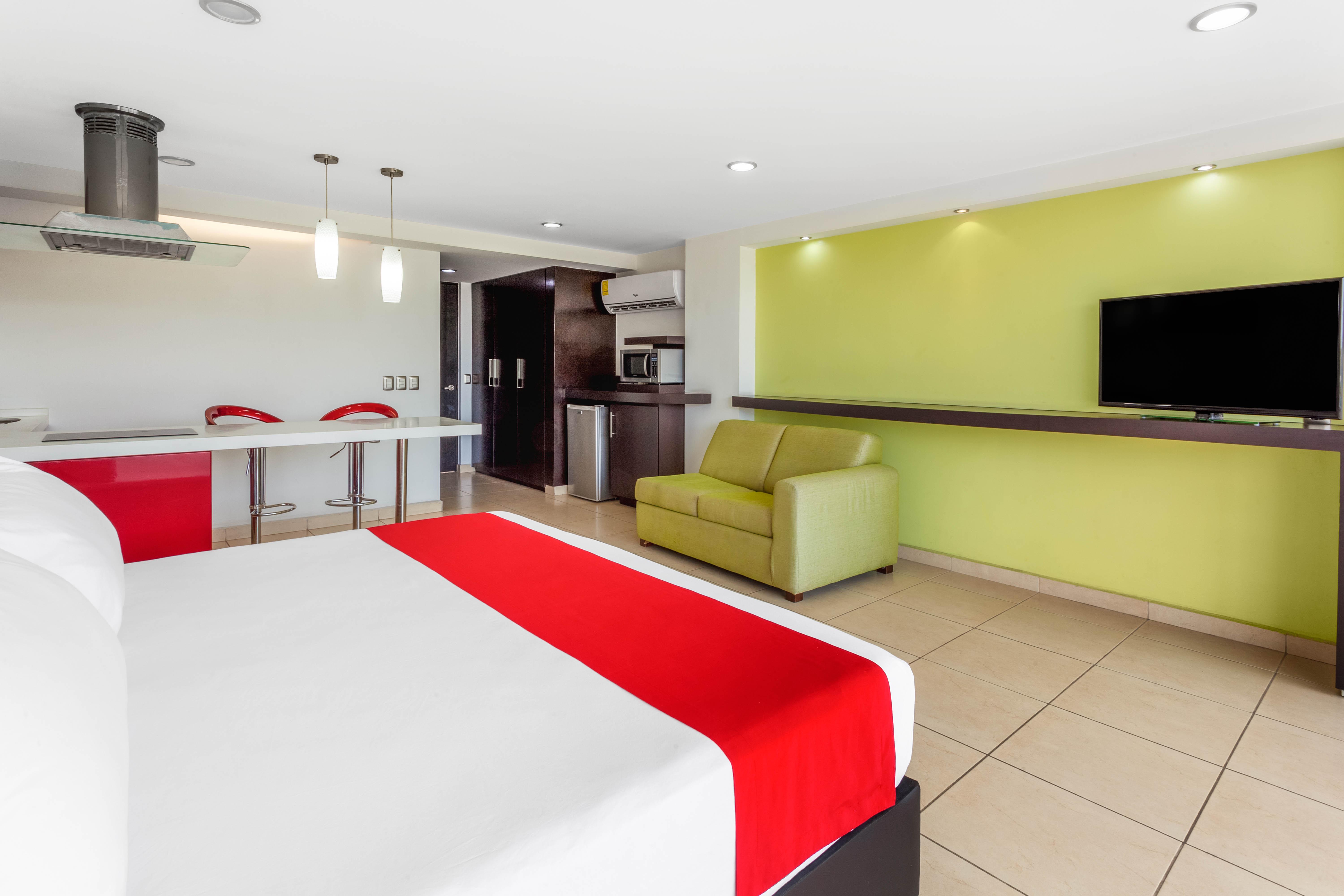 Ramada By Wyndham Hotel&suites Acapulco