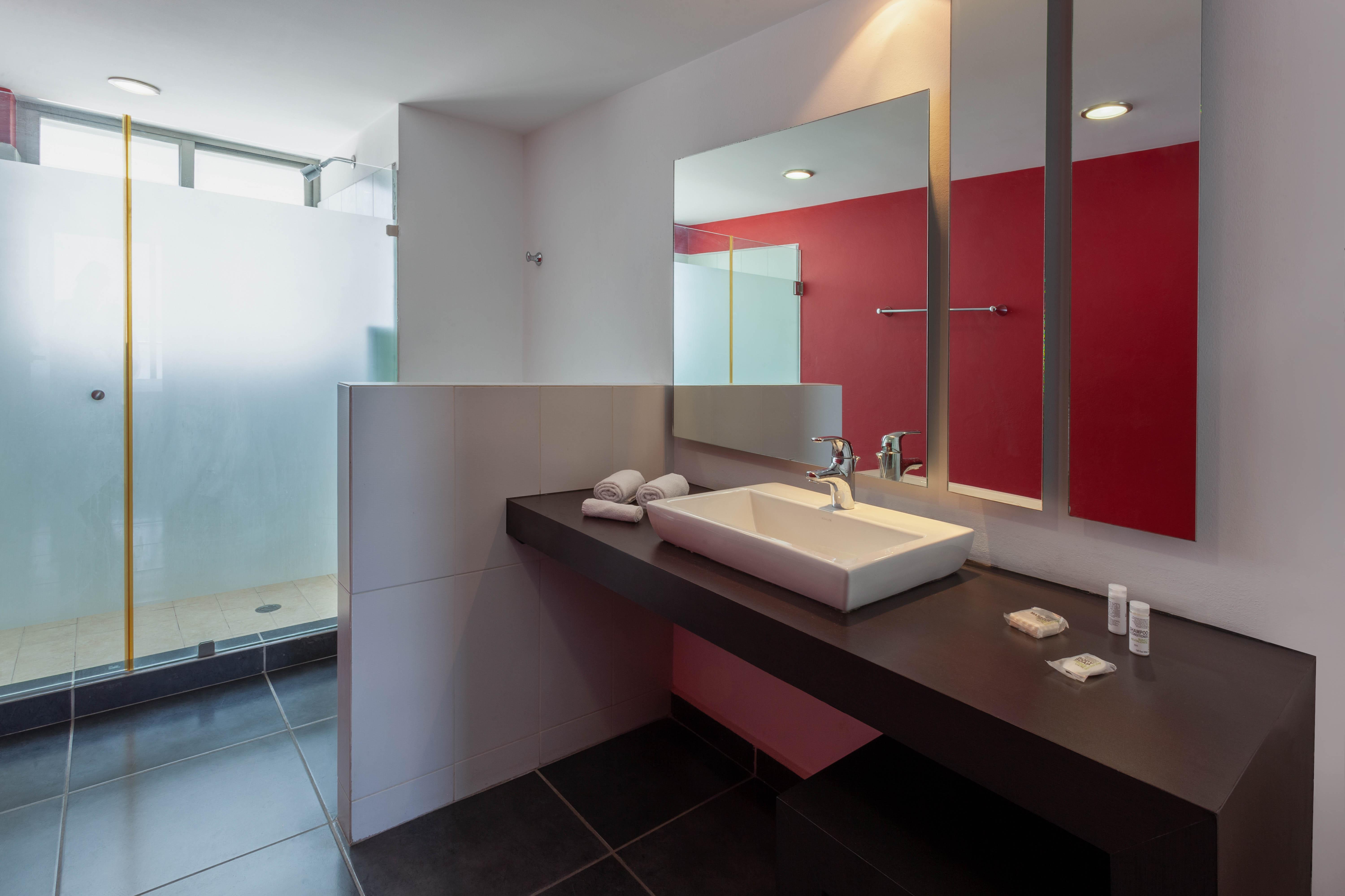 Ramada By Wyndham Hotel&suites Acapulco