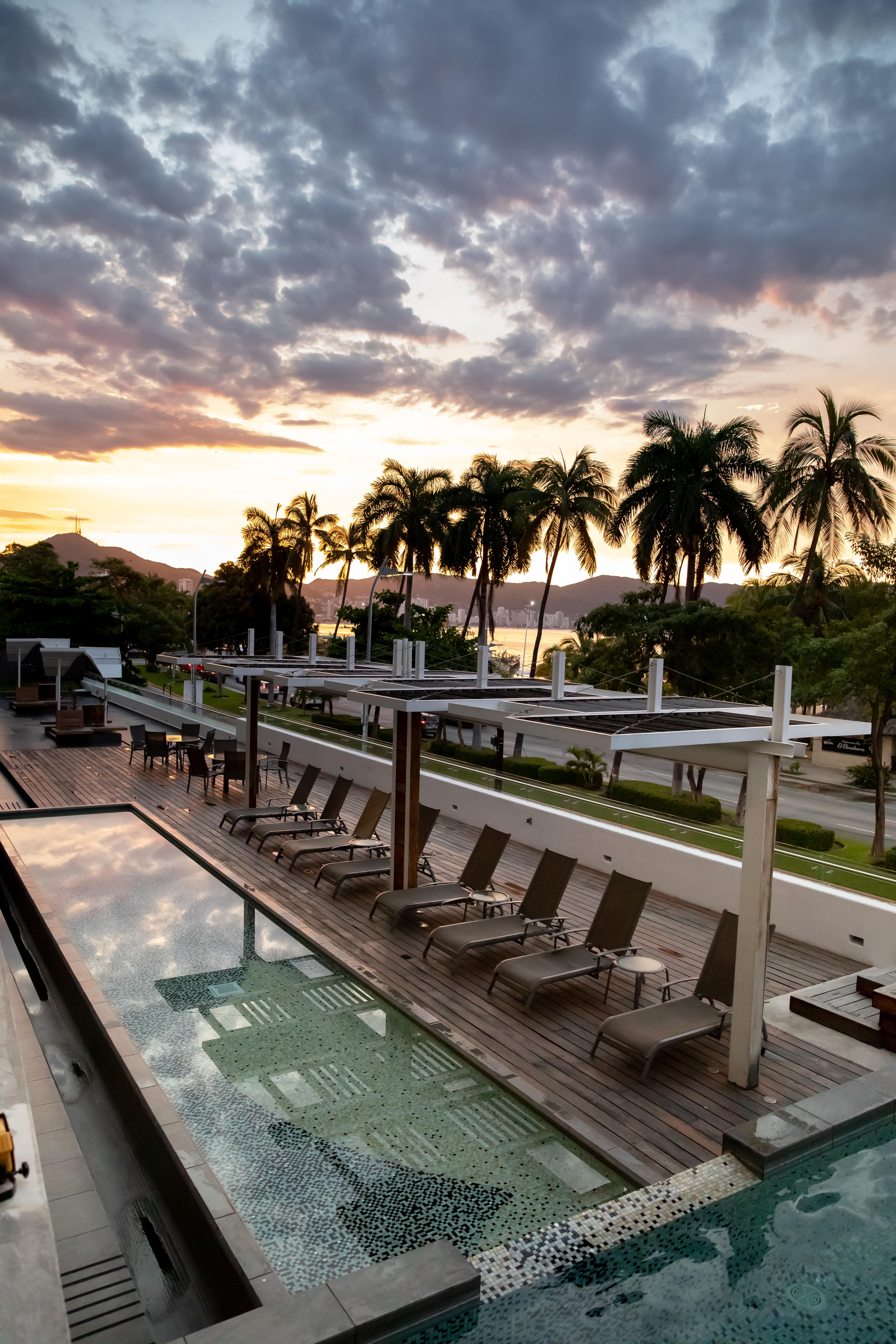 Ramada By Wyndham Hotel&suites Hotel Acapulco
