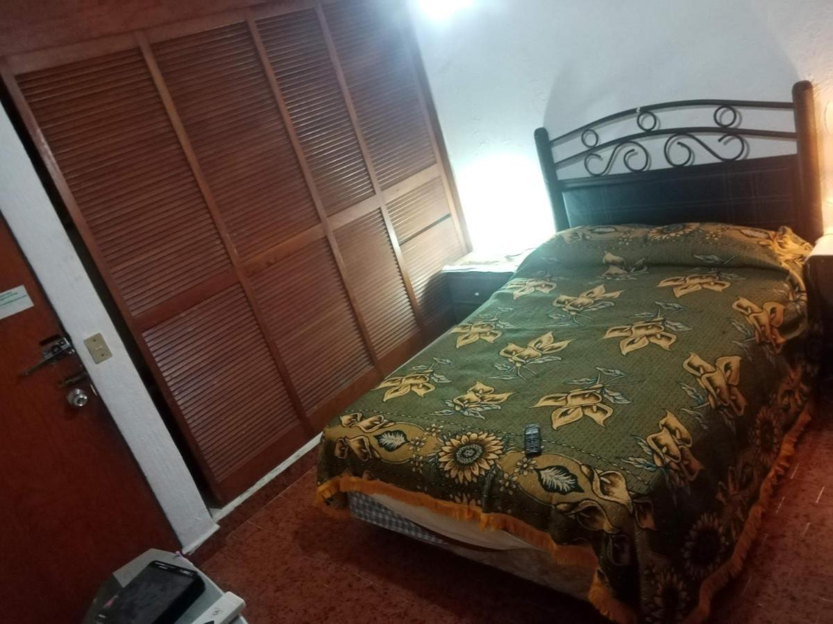 Cond Palmeras En Zona De Hoteles 5 Estrellas Costa Azul Pensión Acapulco