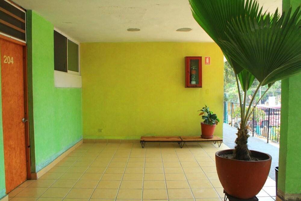 Avenida Hotel