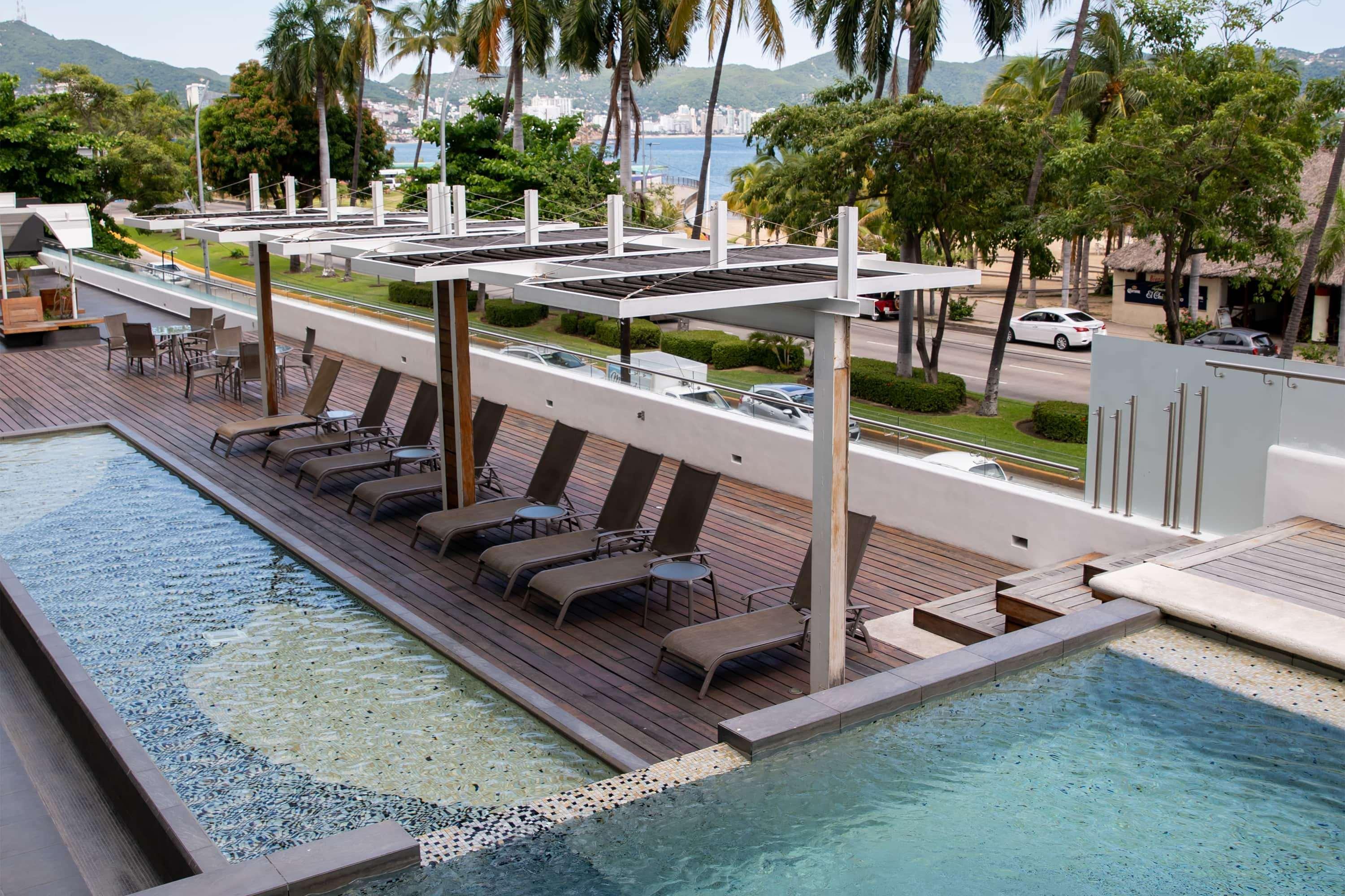 Hotel Ramada By Wyndham Hotel&suites