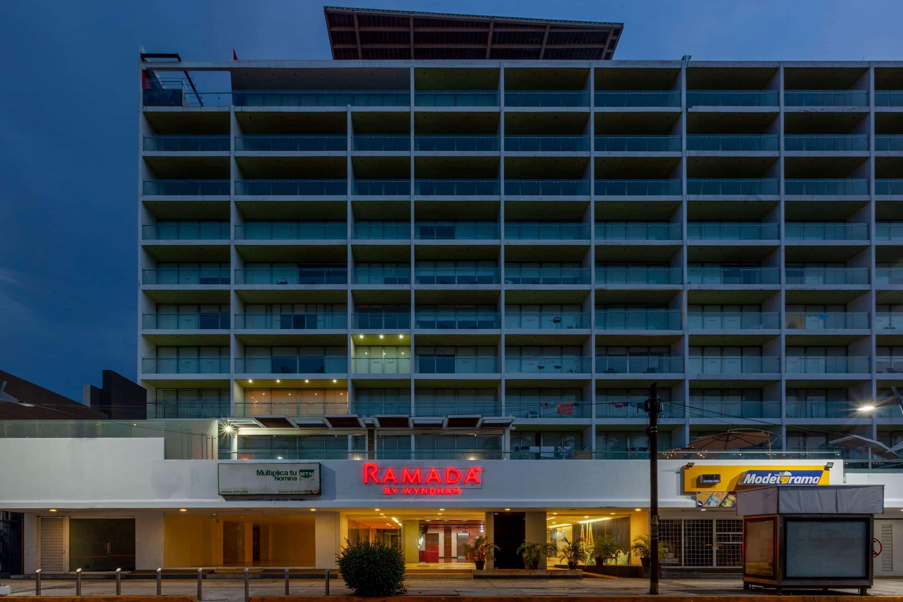 Hotel Ramada By Wyndham Hotel&suites Acapulco