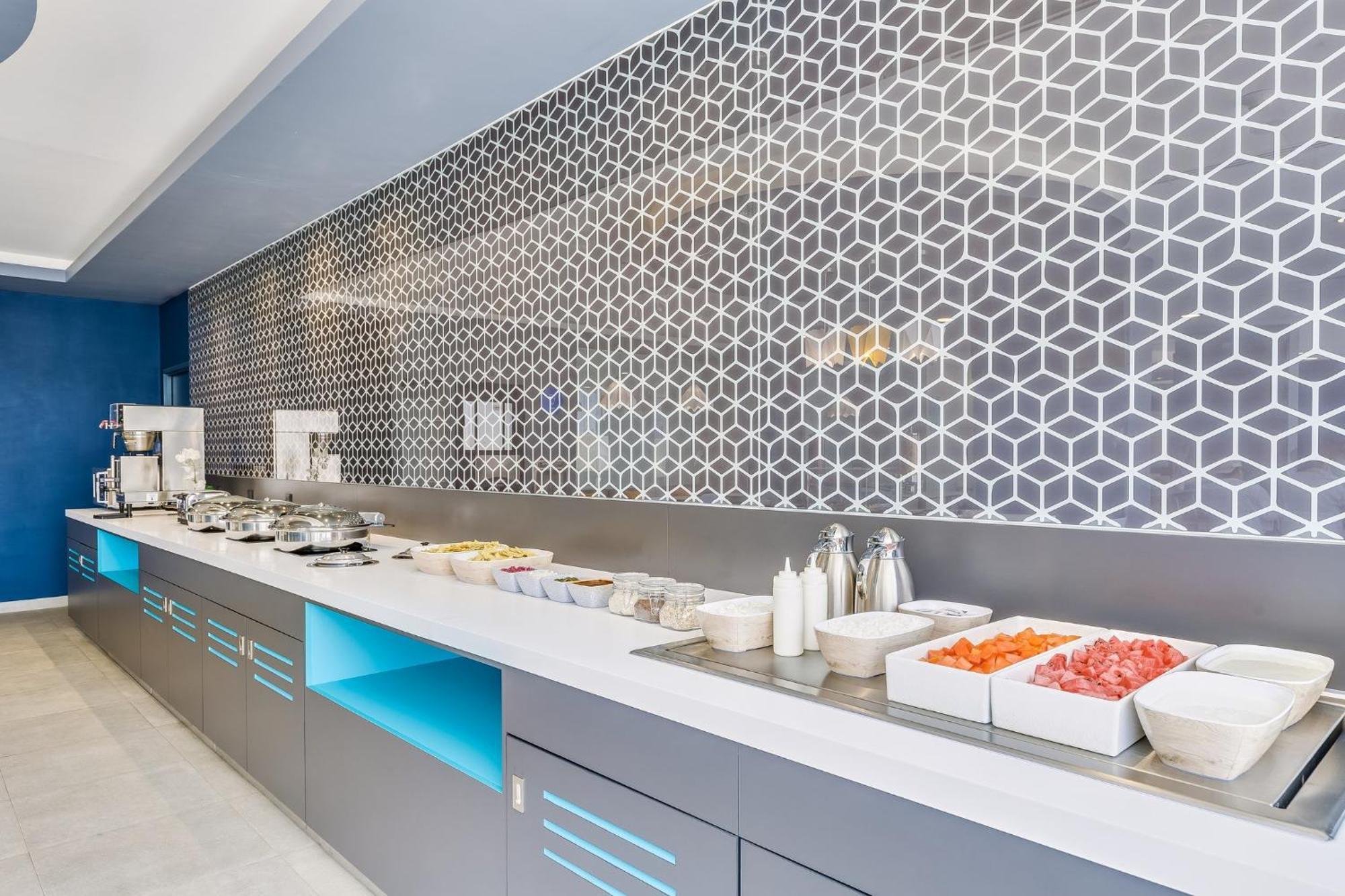 One Costera Hotel 3*