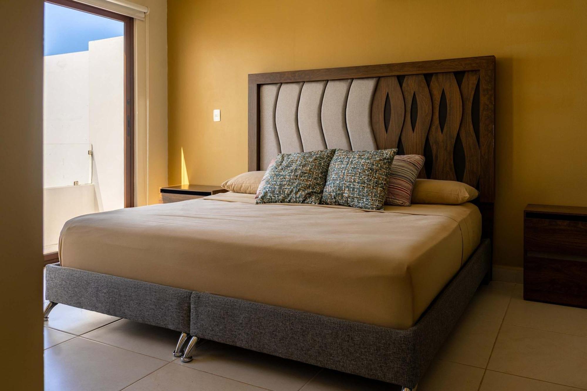 Modern House 3 Bedrooms & Pool Holiday home *
