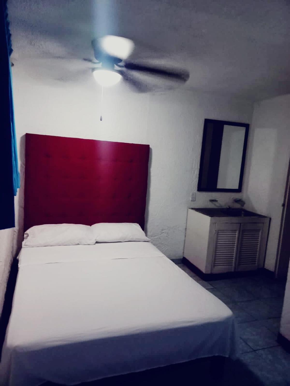 Hotel Acuario *