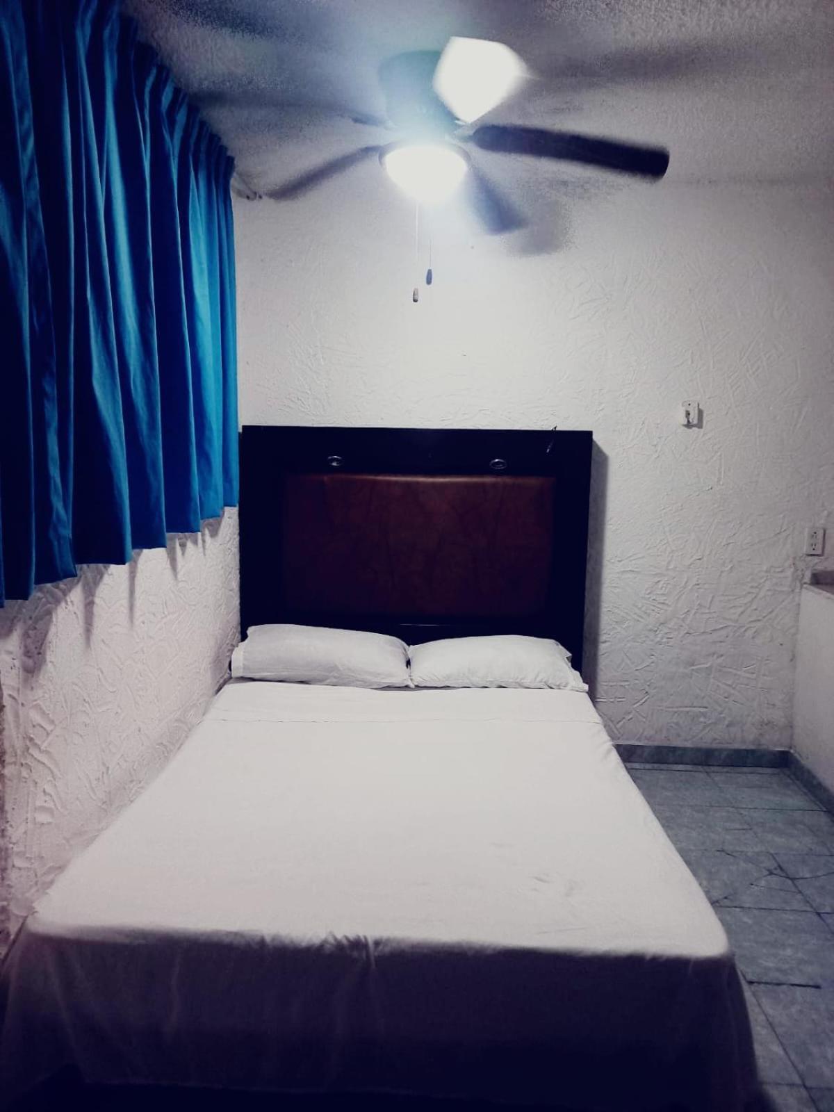 Acuario Hotel *