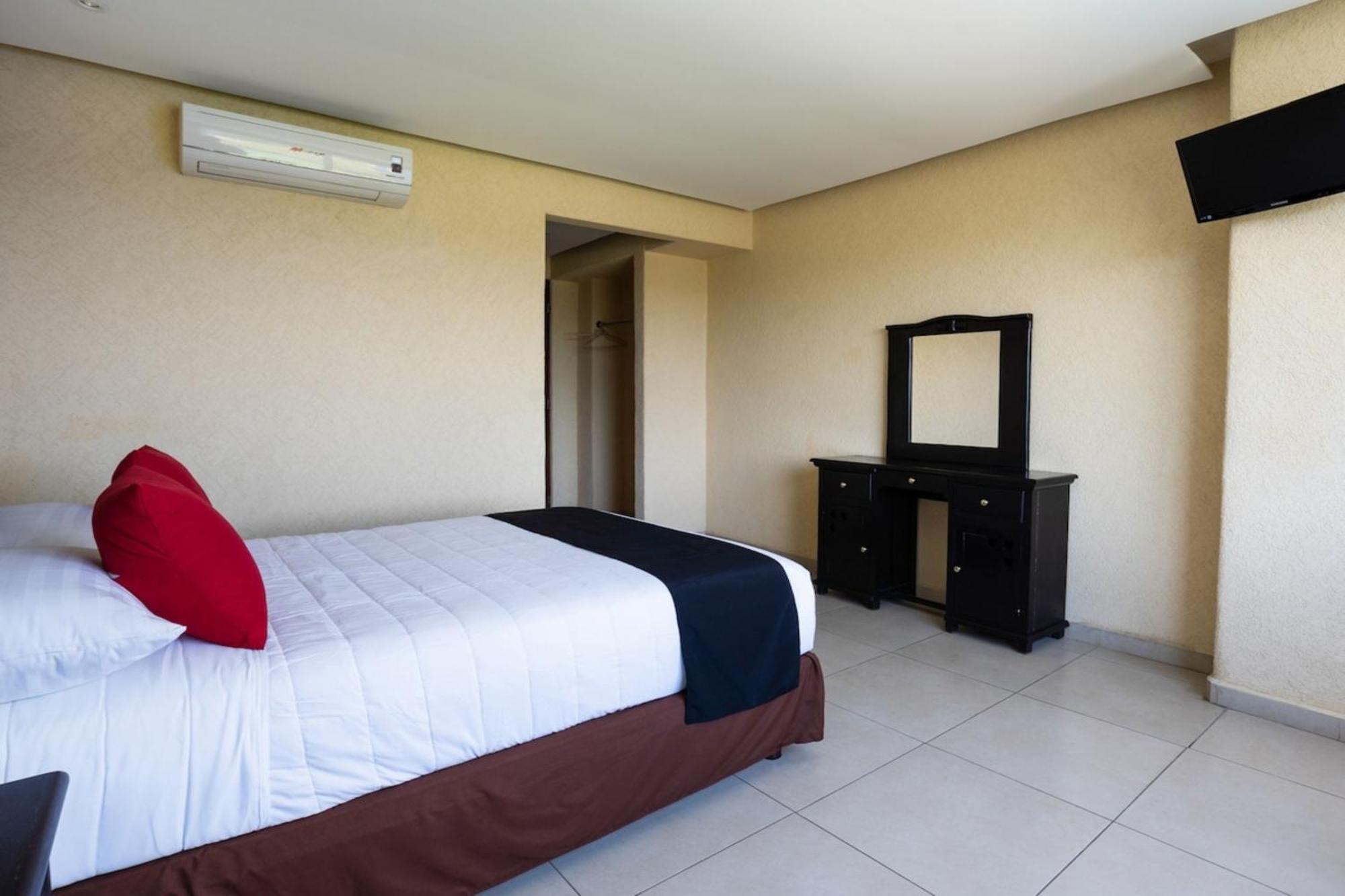 Capital O Caracoles, Hotel