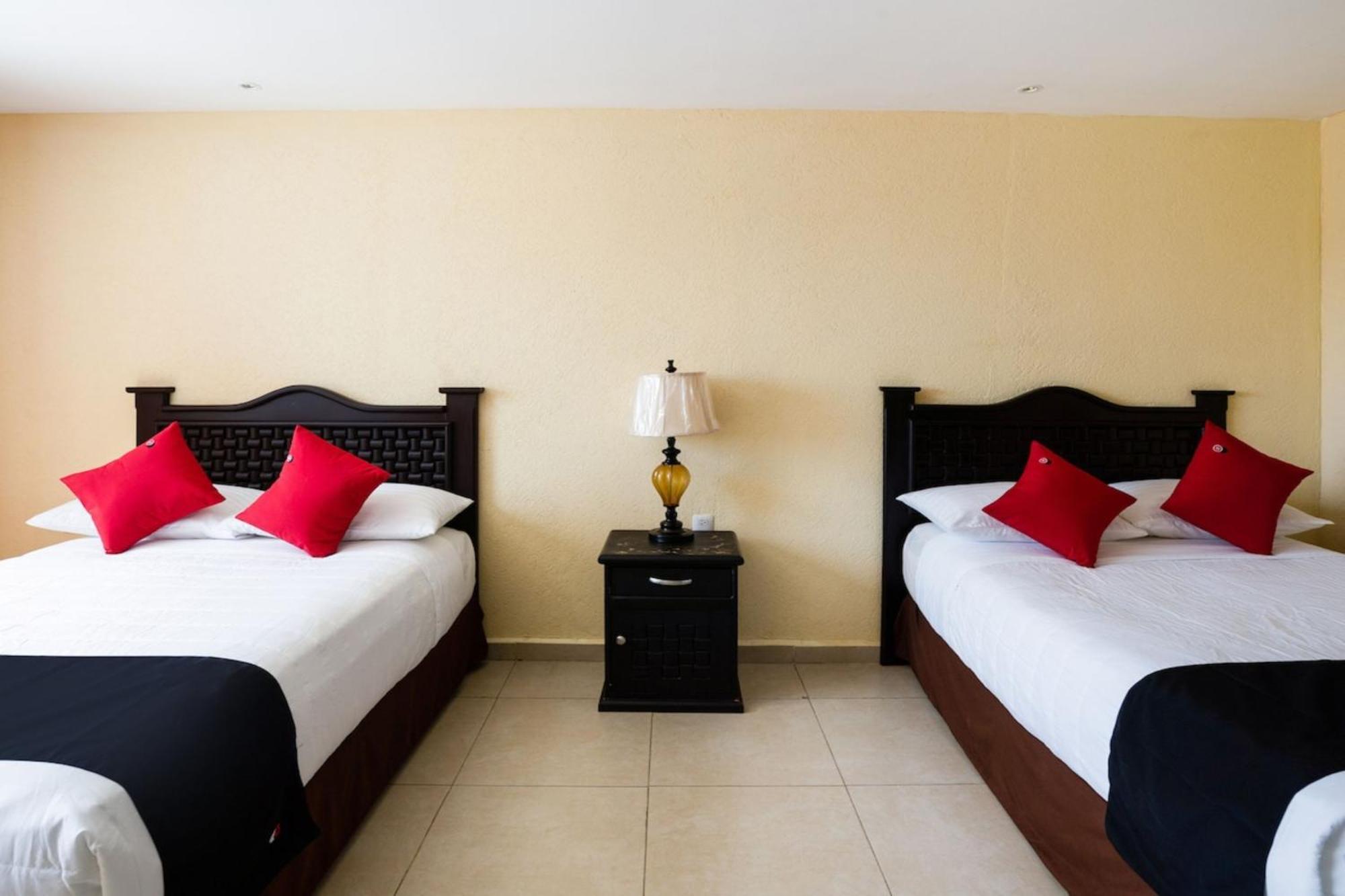 Capital O Caracoles, Hotel 3*