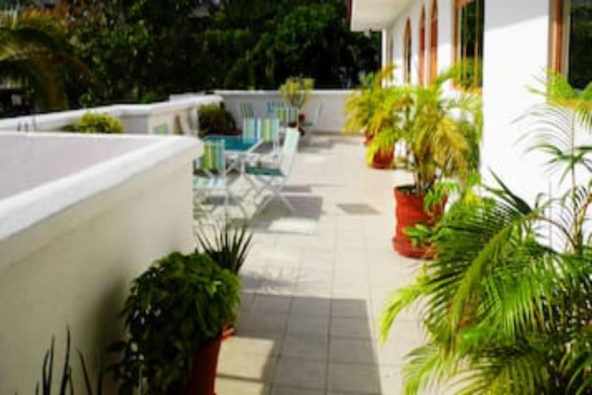 Capital O Caracoles, Hotel