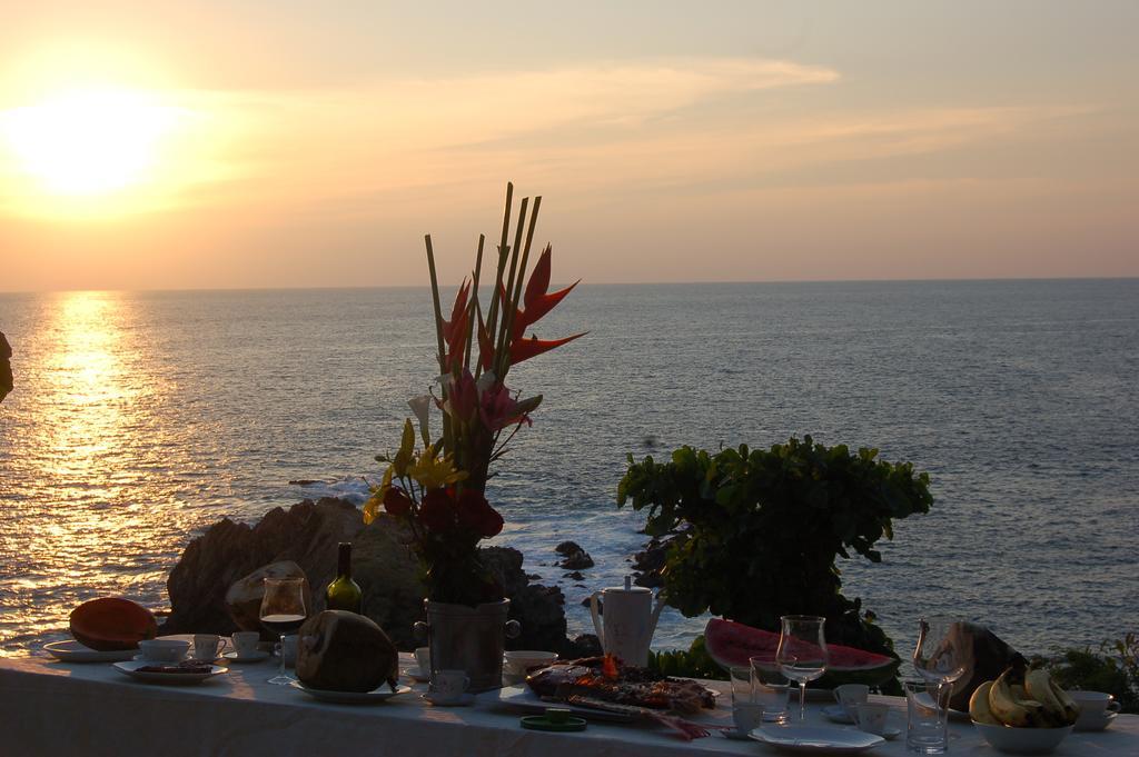 Cocos Camp Hotel