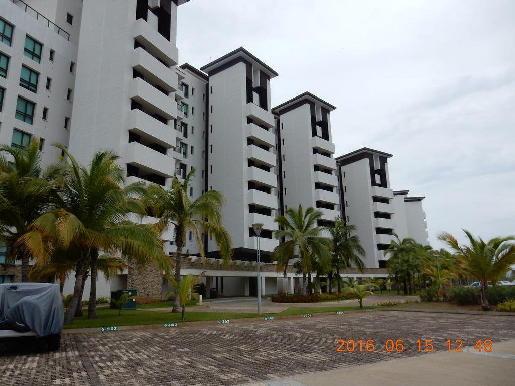 La Isla Gran Cayman 904 Apartment