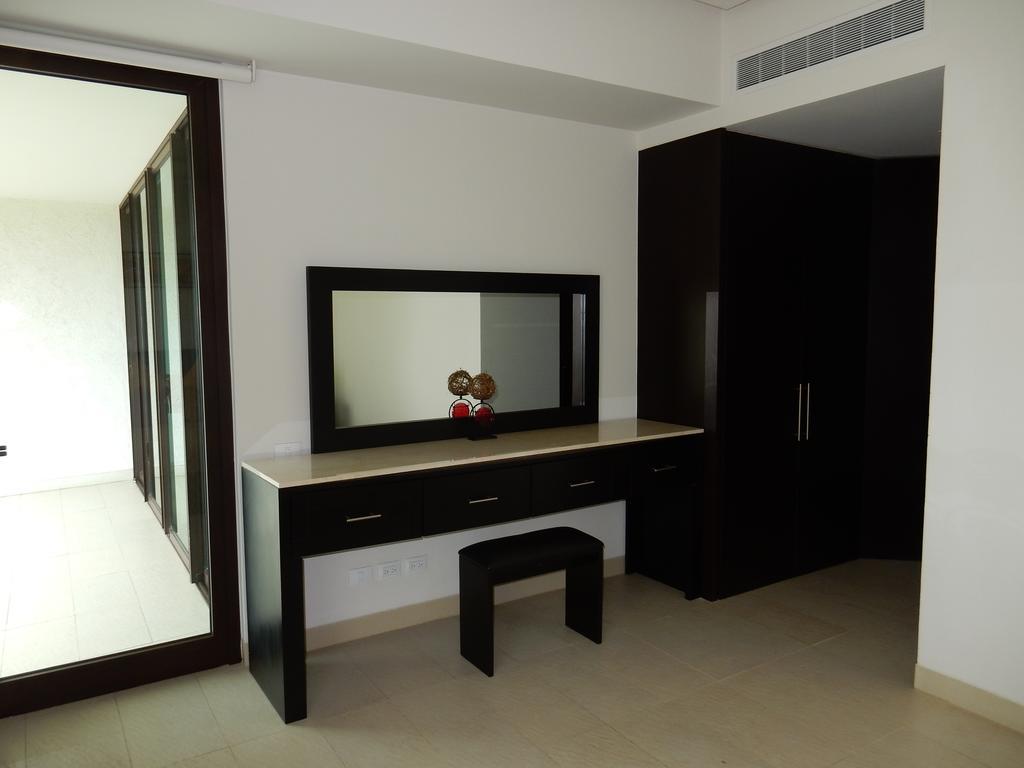 Apartment La Isla Gran Cayman 904 Acapulco