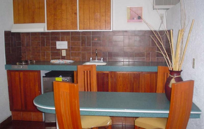 Yamba Hotel 2*