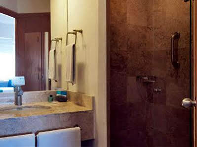 Hotel One Costera 3*