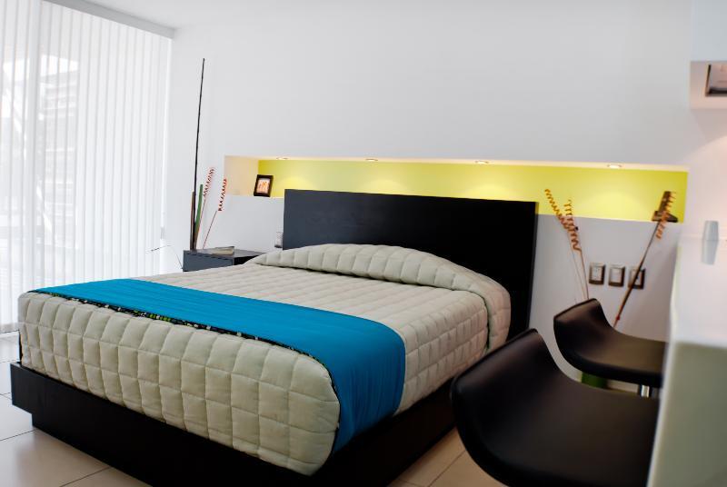 Hotel Ramada By Wyndham Hotel&suites Acapulco