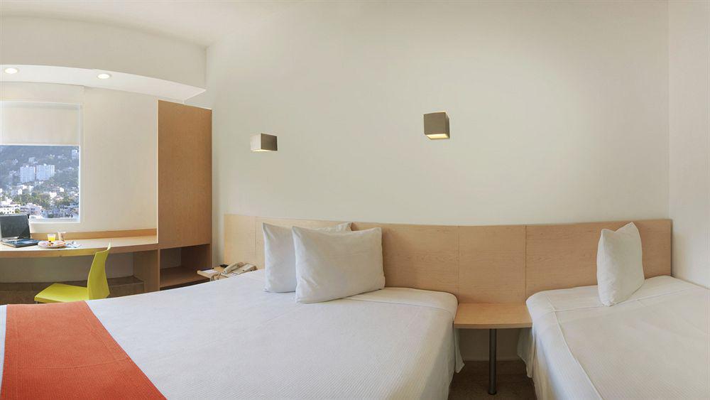 One Costera Hotel Acapulco