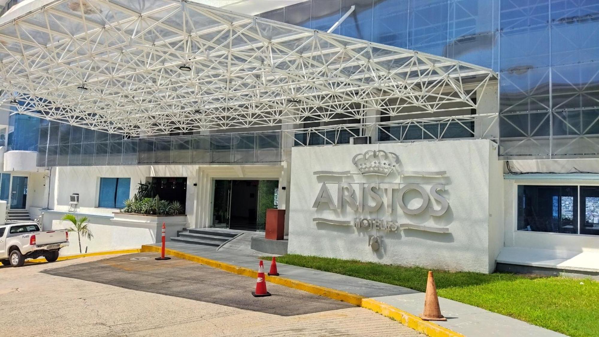 Aristos 4*