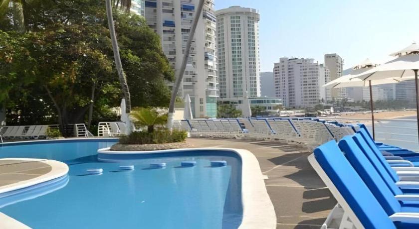 Resort Acapulco Hotel 3*