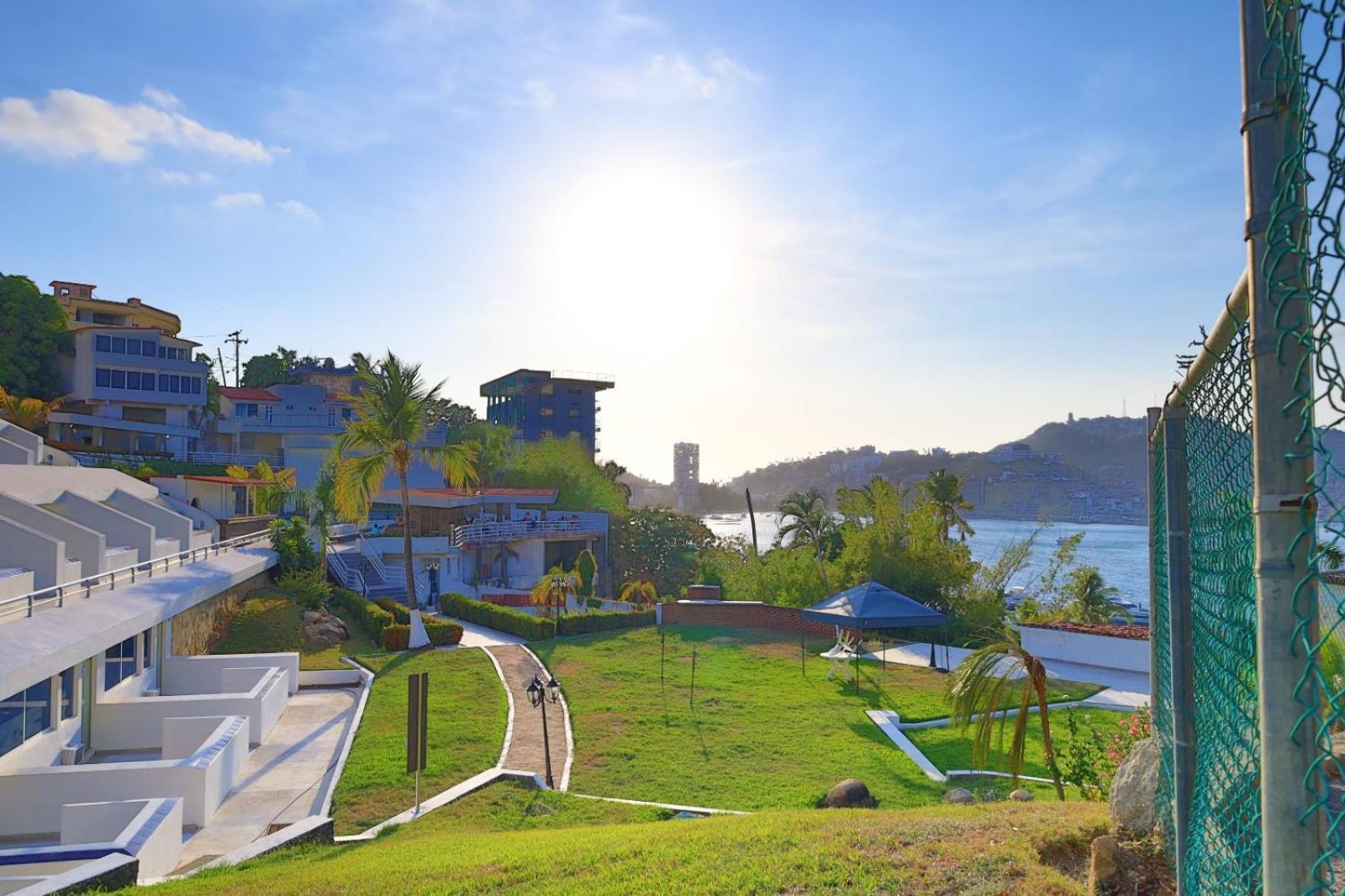 Aristos Hotel 4*