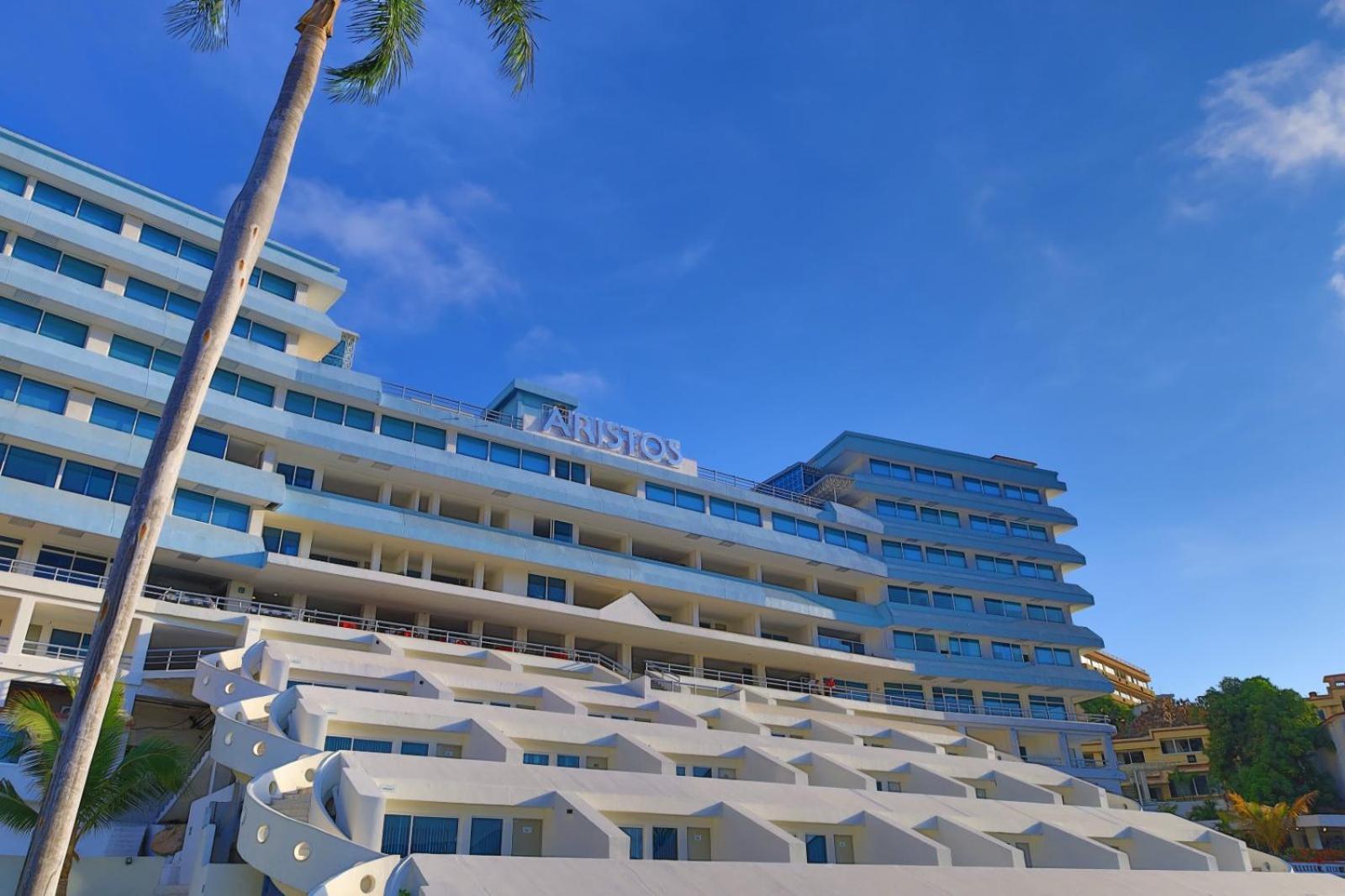 Aristos Hotel