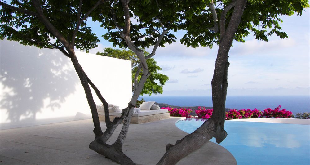 Encanto Hotel