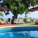 Casa empedrada con vista al mar - Casa Mozimba