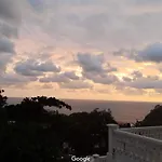 Casa empedrada con vista al mar - Casa Mozimba