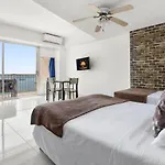 Suites con Playa Privada en Condominio Torres Gemelas