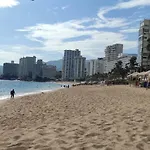 Fresca Estancia En Zona Dorada Con Alberca/Playa!