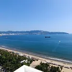 Luxurious Apartment, Oceanfront, Spectacular View