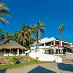 Mar Paraiso Queen