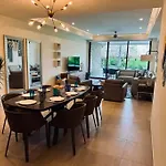 Luxurious First-Floor Apartment In Isla Residences
