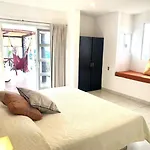 Casa De Las Olas Surf & Beach Club