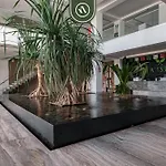 Luxury Beach Condo - 7 Resort Pools - Gym - Ocean
