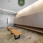 Luxury Beach Condo - 7 Resort Pools - Gym - Ocean