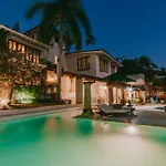 Casa De Piedra