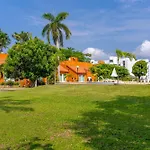 Family Condo With 3 Bedrooms Pool & Hot Tub