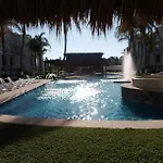 Hermosa Villa Con Recamara En Pb