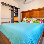 Family House With Pool 10 Min Airport