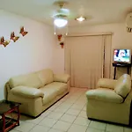 Villa Amplia Y Comoda
