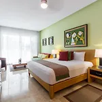 Costera De Las Palmas 1121 Playa Diamante Hotel