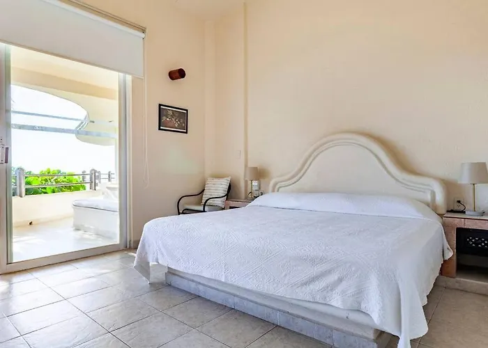 Preciosa Villa En Marina Las Brisas