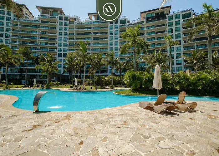 Luxury Beach Condo - 7 Resort Pools - Gym - Ocean