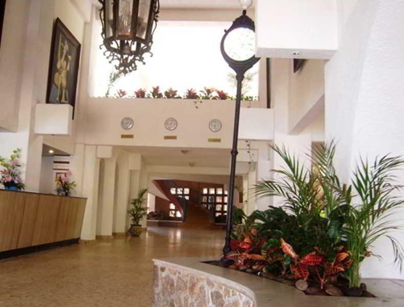 Caleta Hotel 3*